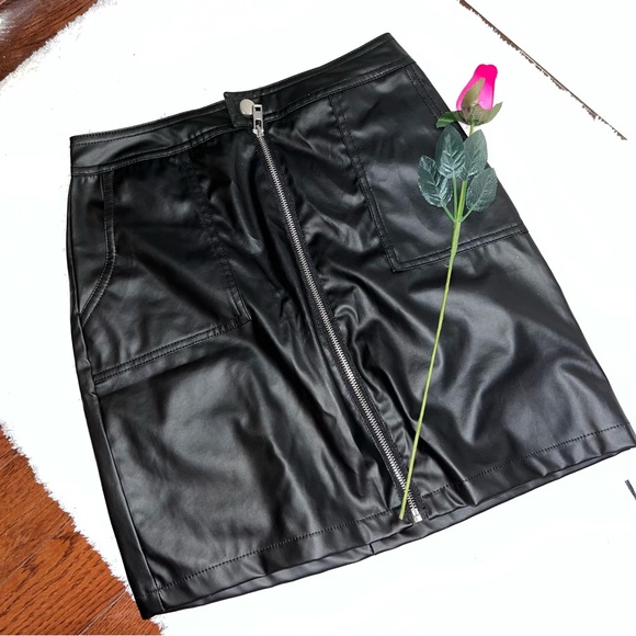 Leather Skirt 80s Style Black Bottoms - Picture 1 of 3